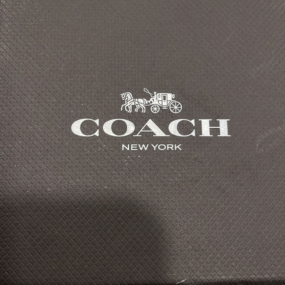 BNWT - Sexy Coach watch with adjustable strap - Picture 5 of 6